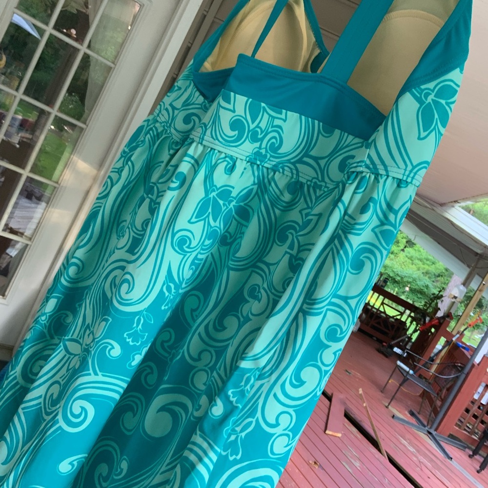 Swimsuit - Picture 2 of 9
